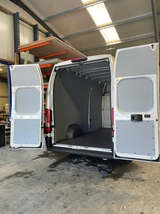 Fiat Ducato L4H3-Profesjonalna zabudowa przestrzeni ładunkowej