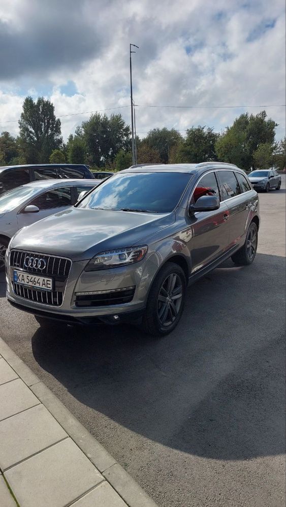 Audi Q7 без пневмо 7 мест