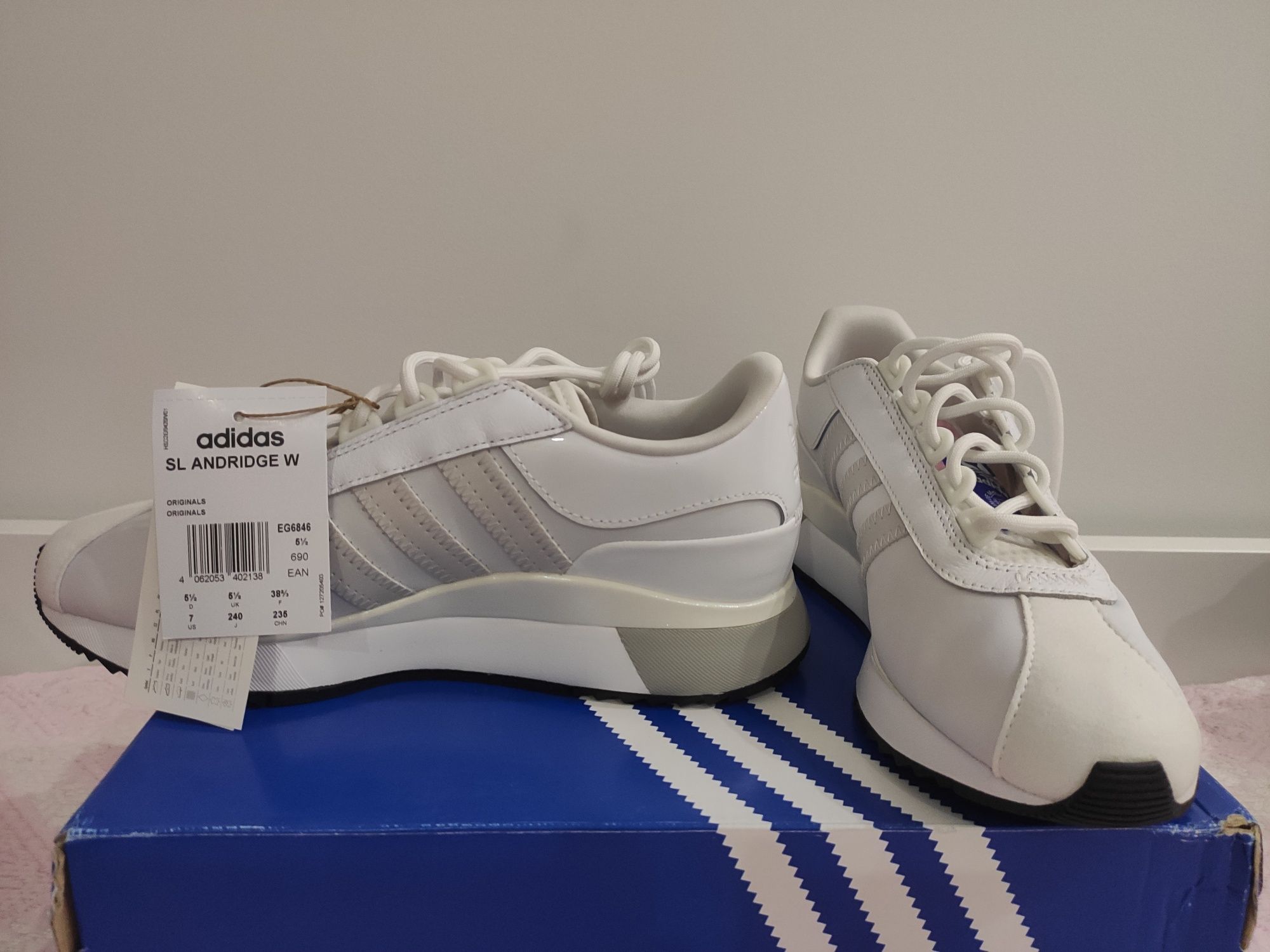 Sapatilhas Adidas mulher Novas