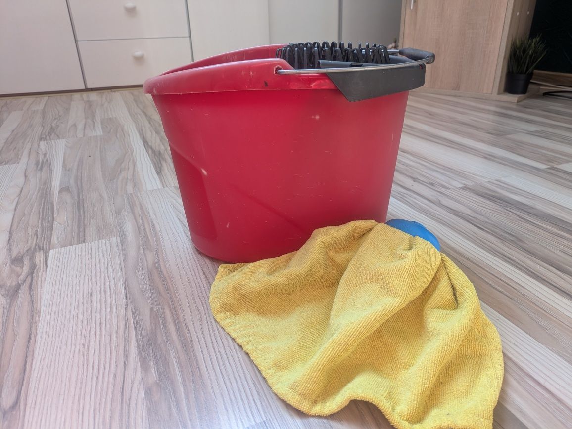 Wiadro Vileda z końcówką do mopa