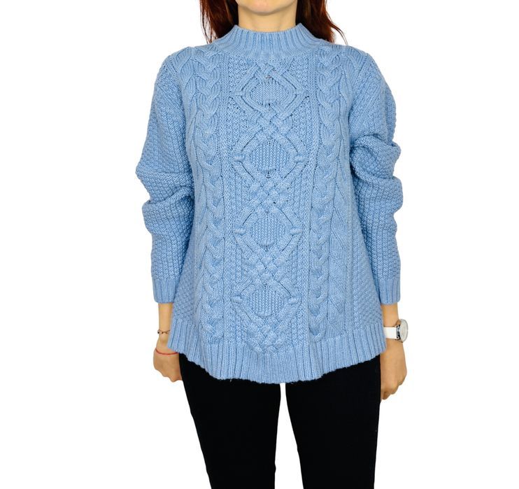 Błękitny sweter z warkoczowym splotem M 38