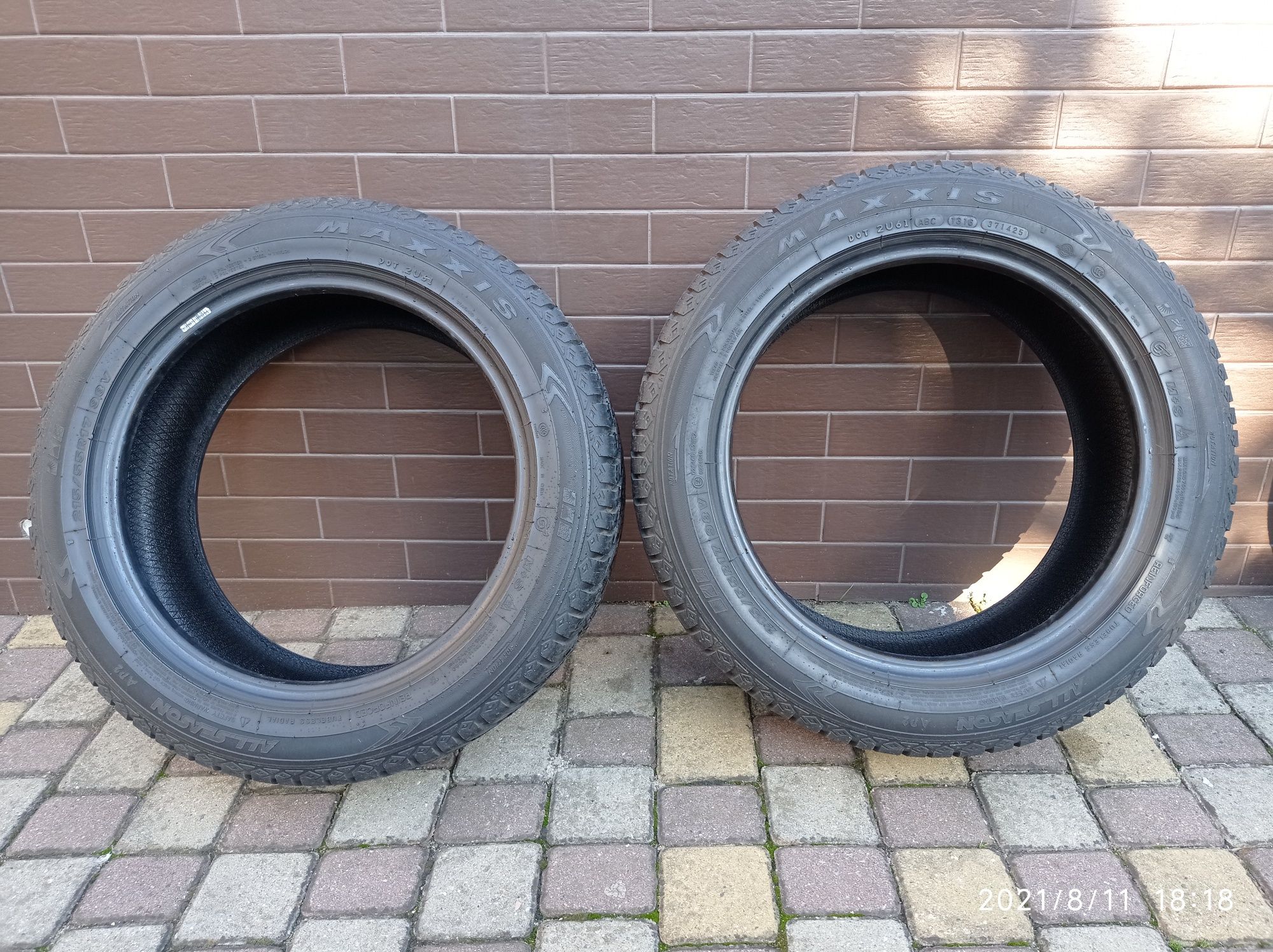 Sprzedam dwie opony całoroczne firmy Maxis 215/55 R17, bieżnik 4-5 mm