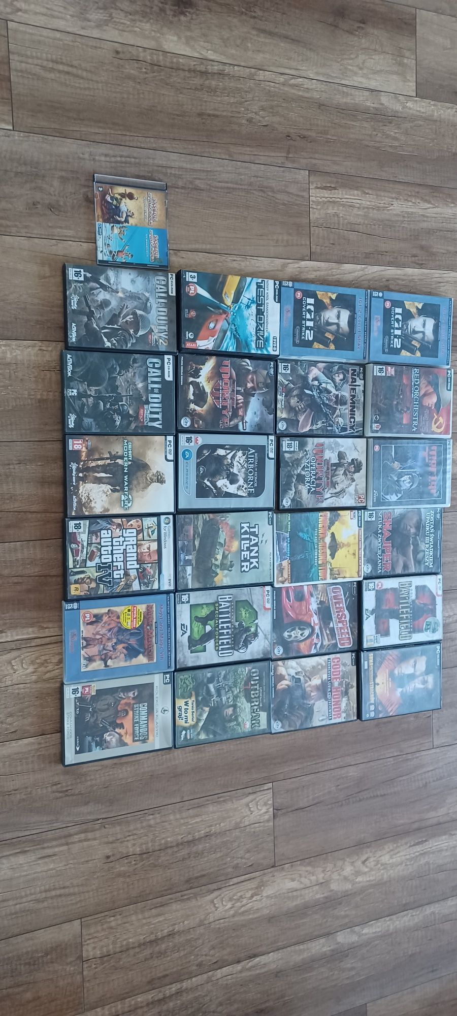 Zestaw gier na PC 25-40zl sztuka call of duty,grand theft auto IV