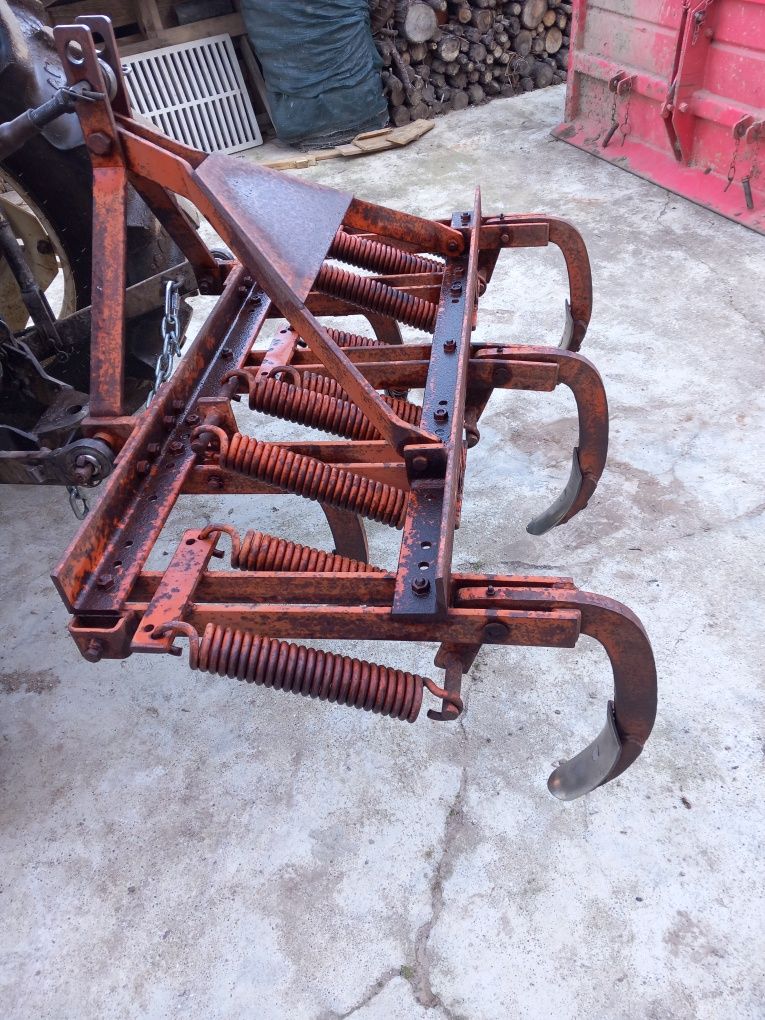 Escarificador trator
