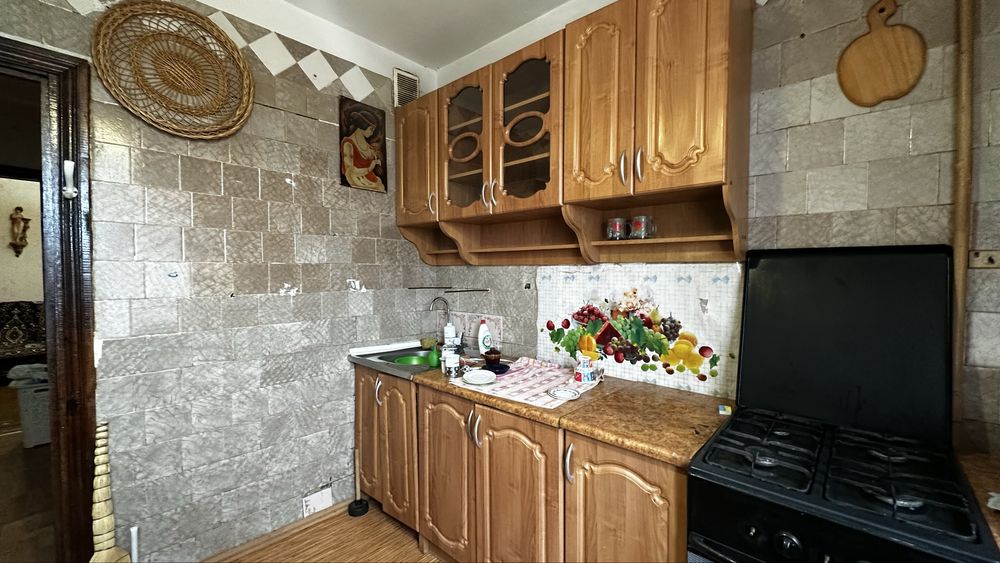 Продається 4кім квартира на Червоному провулку