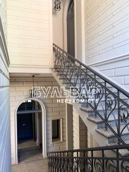 Уникальное предложение! Продам клубный дом в Центре, м. Арх .Бекетова