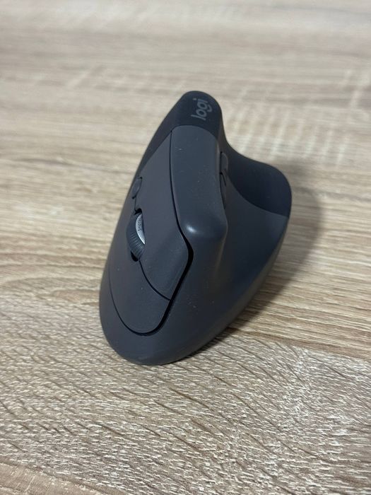 Бездротова миша Logitech Lift Ergonomic Vertical Graphite (910-006473)