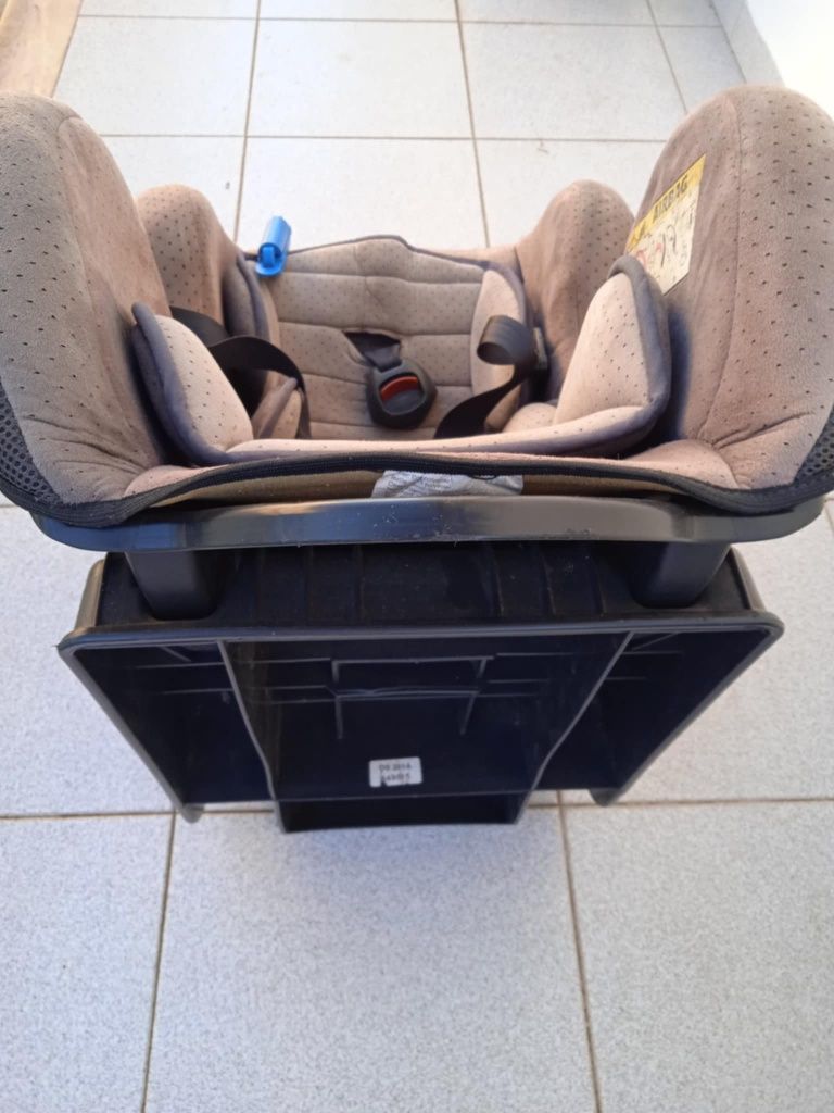 Vendo cadeira para criança dos 0-18 k