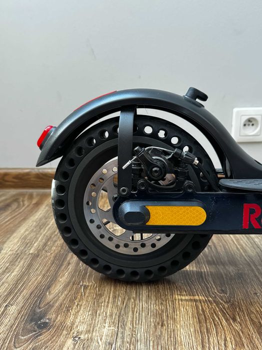 Hulajnoga elektryczna Redbull Racing 8.5