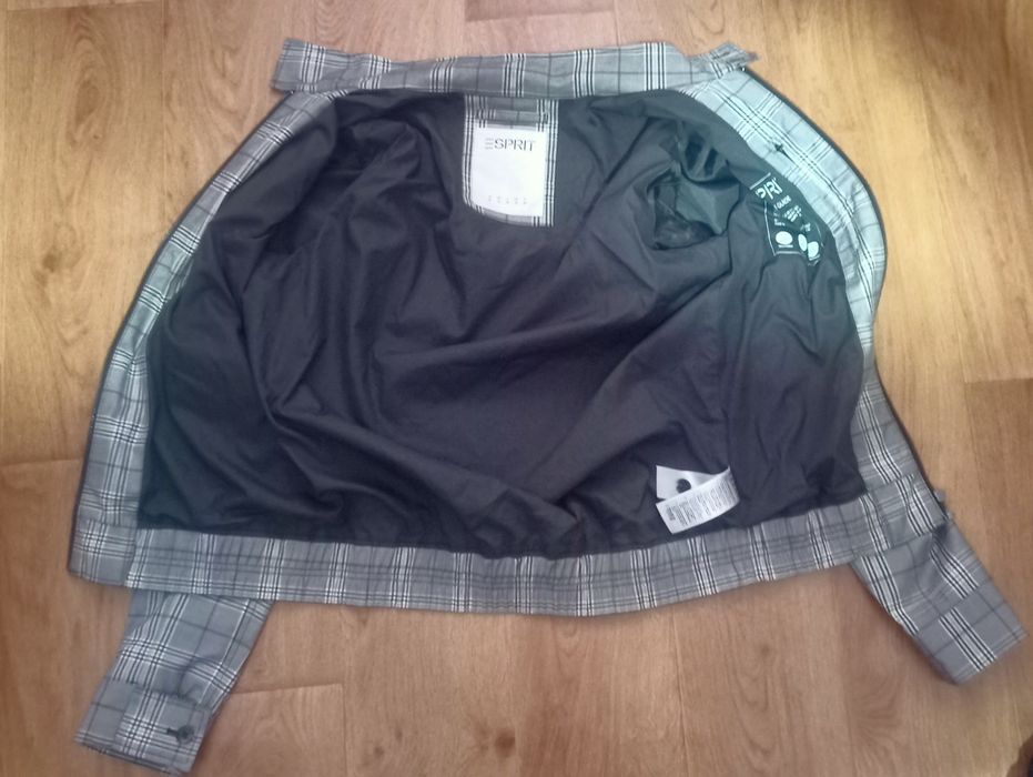 Продаю курточку Esprit