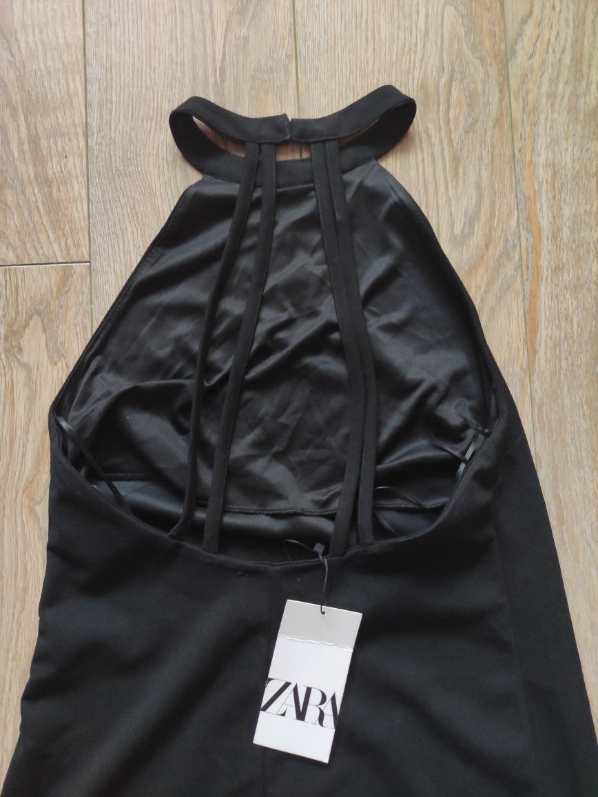 Плаття Zara з відкритою спиною