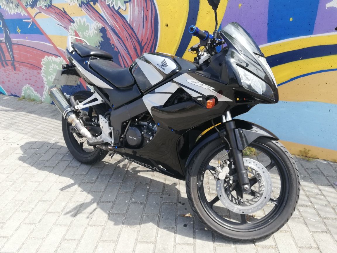 Honda CBR 125R mota de 2012 31mil km