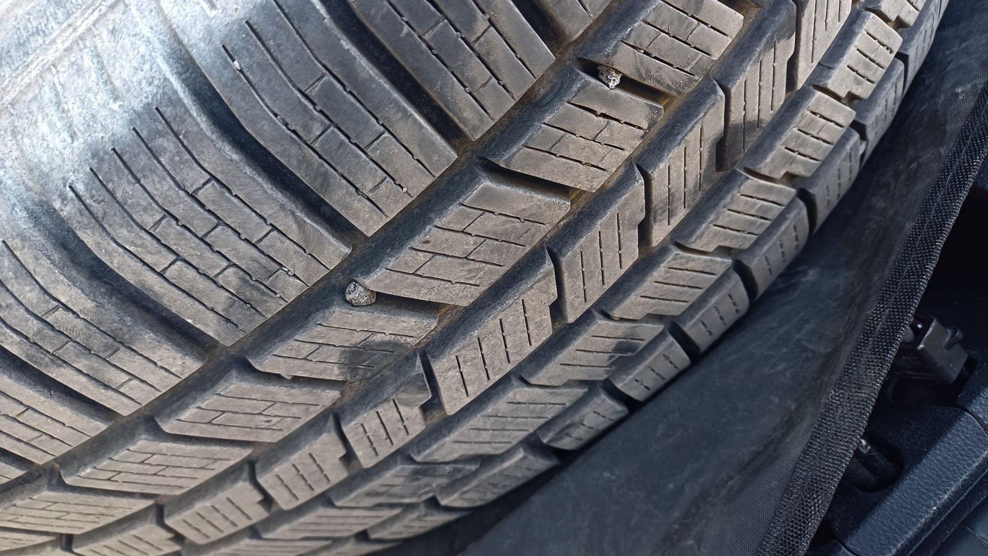 Зимні зимові шини резина Pirelli 235 60 r18 р18 2шт