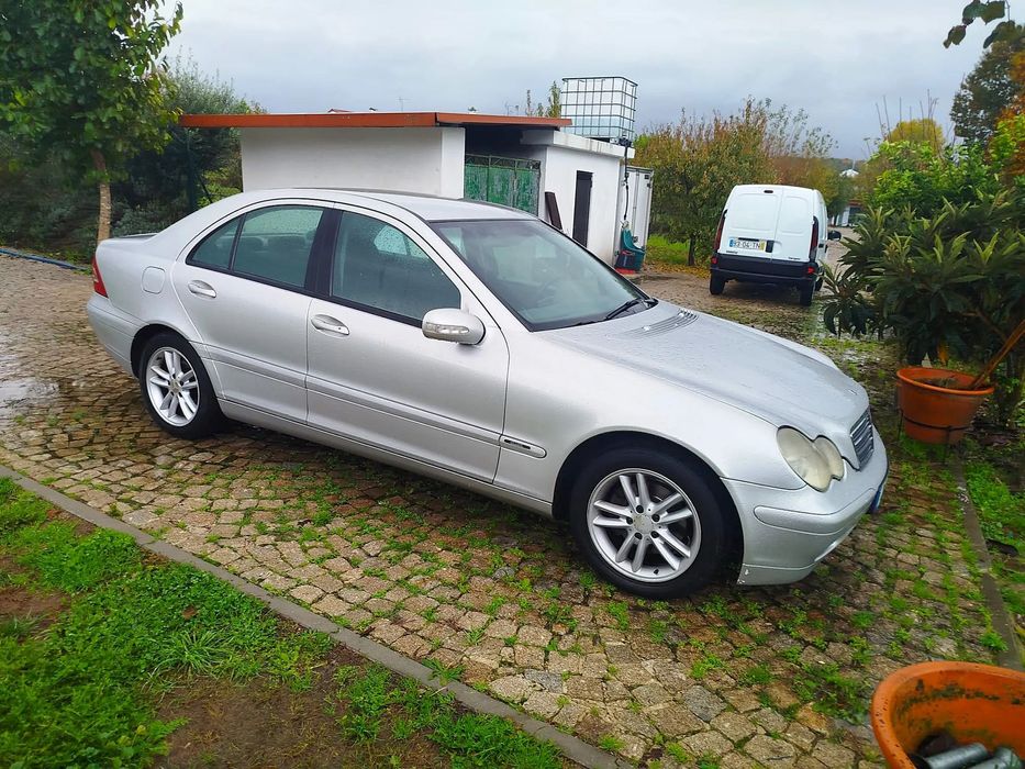 Mercedes-Benz C 220
