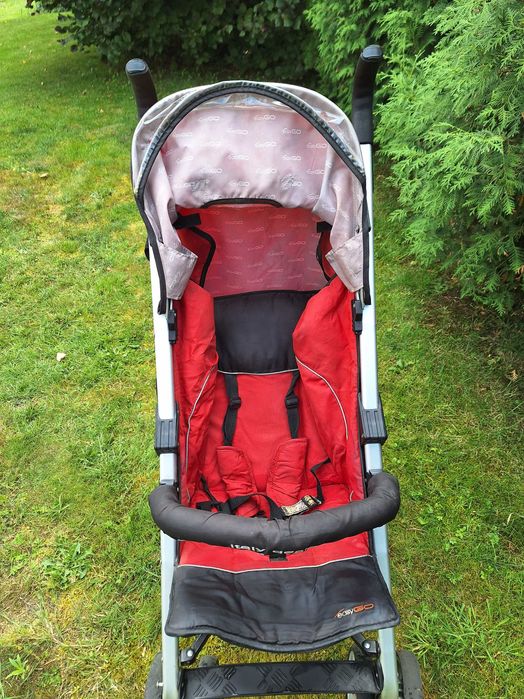 Wózek spacerowy, lekki i zajmujacu malo miejsca po zlozeniu