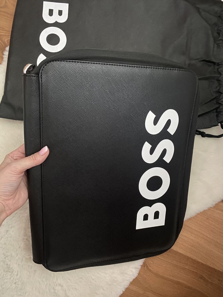 Etui na laptopa nowe Boss