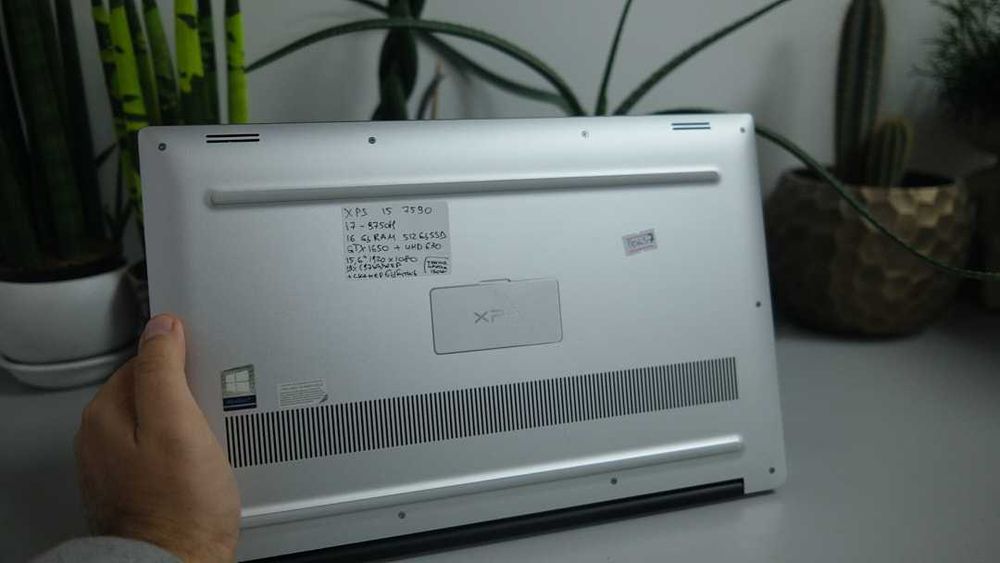 Dell Xps 15 7590 i7 - 9750H 16 gb ram 512 ssd GTX 1650  15.6 FHD