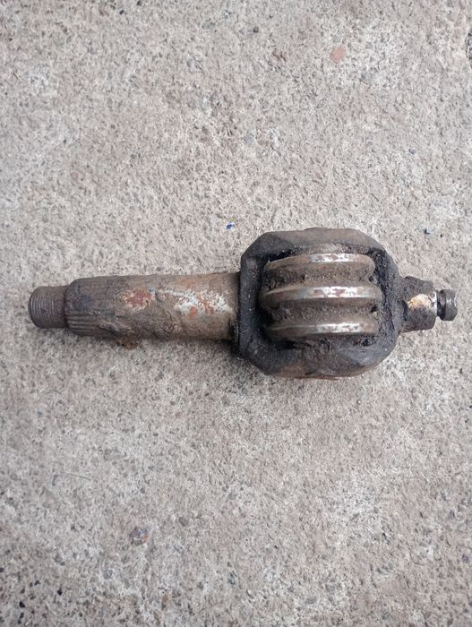 Продам вал сошки з ролікомУАЗ