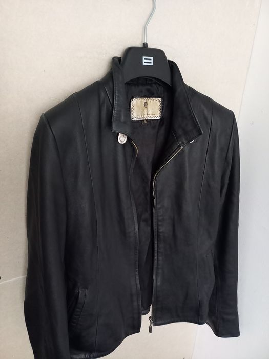 Продам жіночу шкіряну куртку в Дніпрі