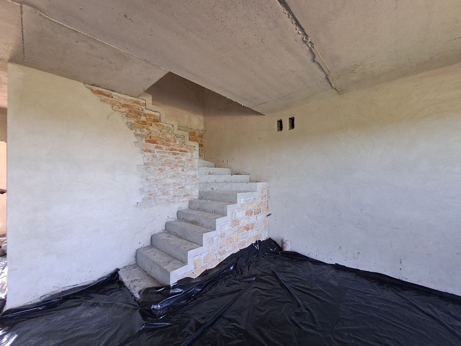 Продаж будинку у ЖК West house.