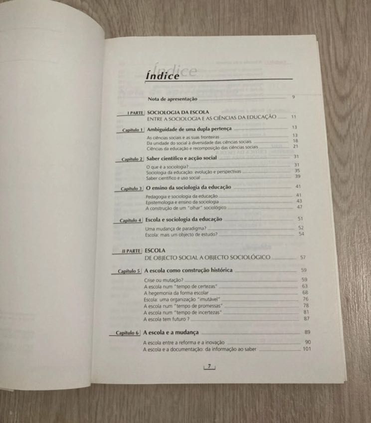 Livro “O que é a Escola? Um “olhar” sociológico - Rui Canário