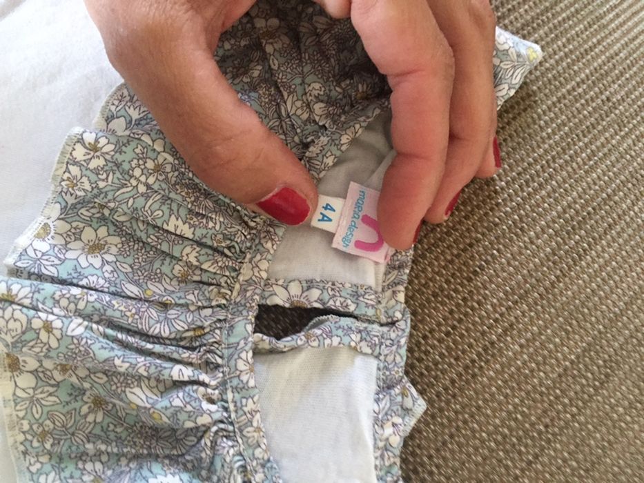 T shirt c gola de flores 2 anos