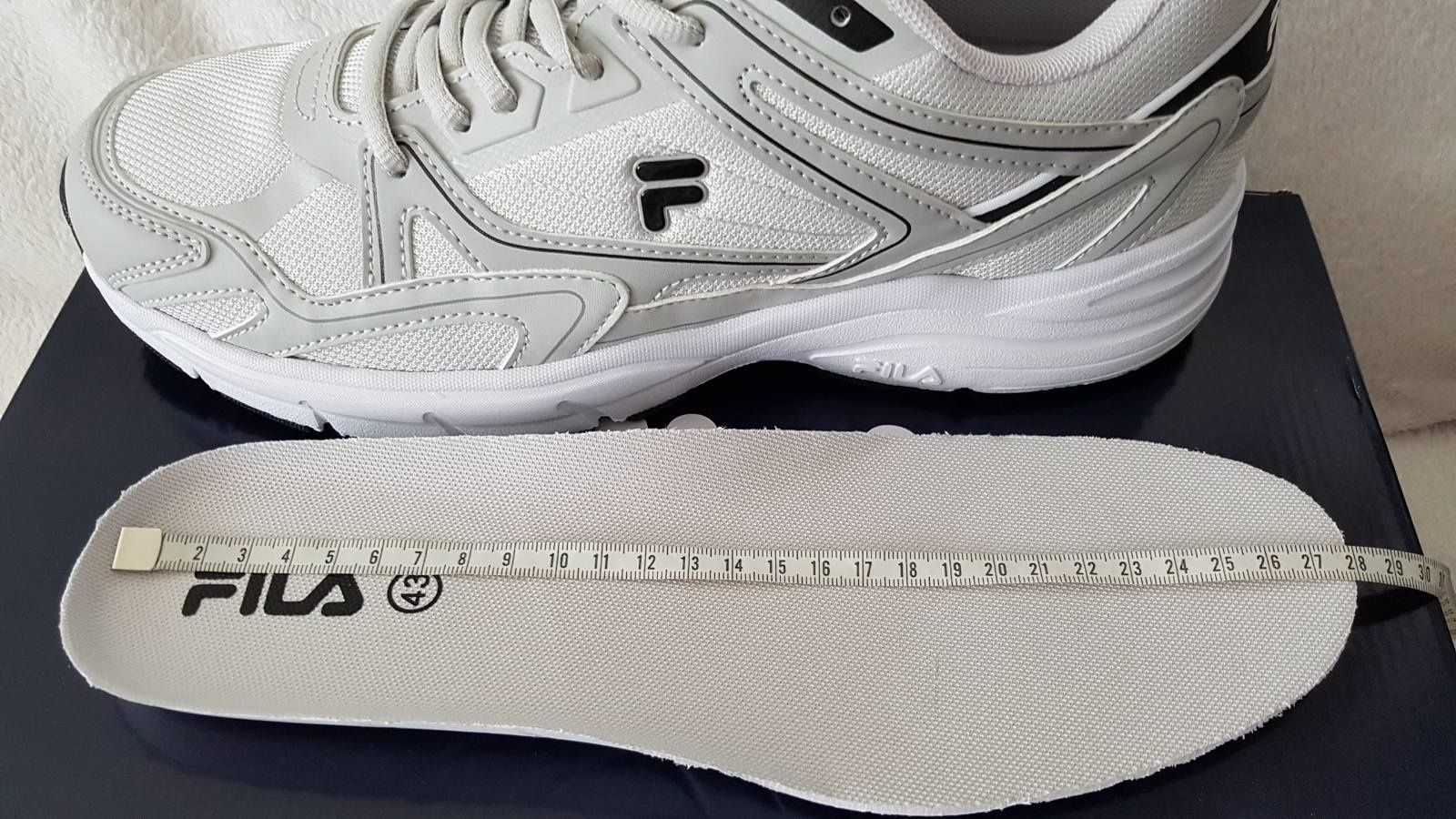 Легкие и мягкие кроссовки Fila FL8230 43р,стелька 28см,оригинал.