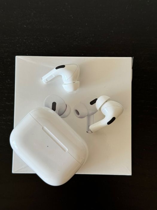 Apple AirPods Pro навушники