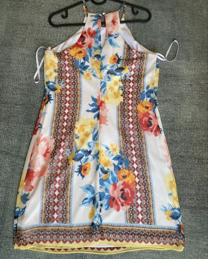 Vestido de verão da marca BCX
