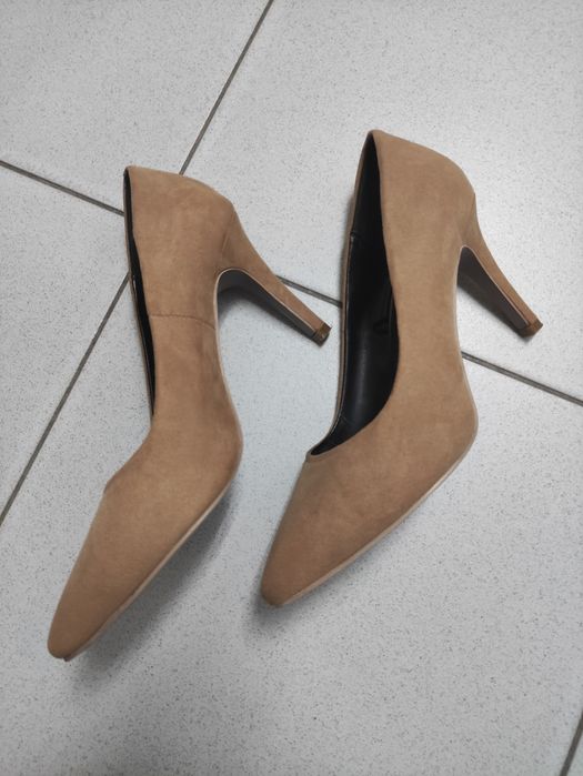 Sapatos, usados uma vez, tamanho 38