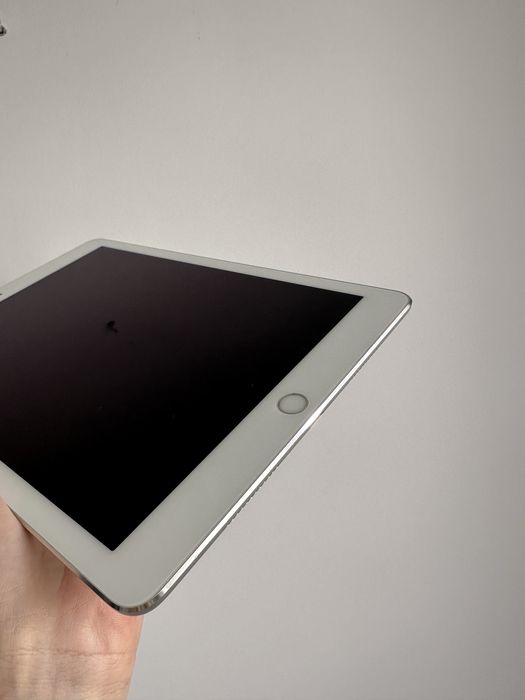 iPad Pro 9.7" (A1674), 32 GB  Wi-Fi+Cellular (Silver)