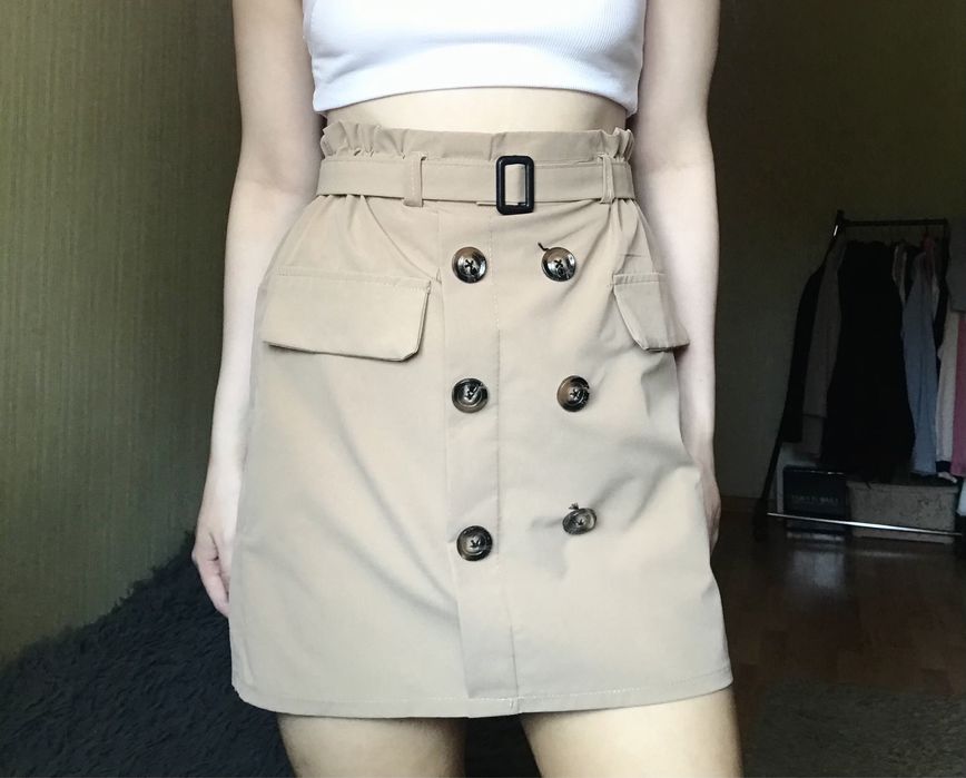 Бежева спідниця із шортиками