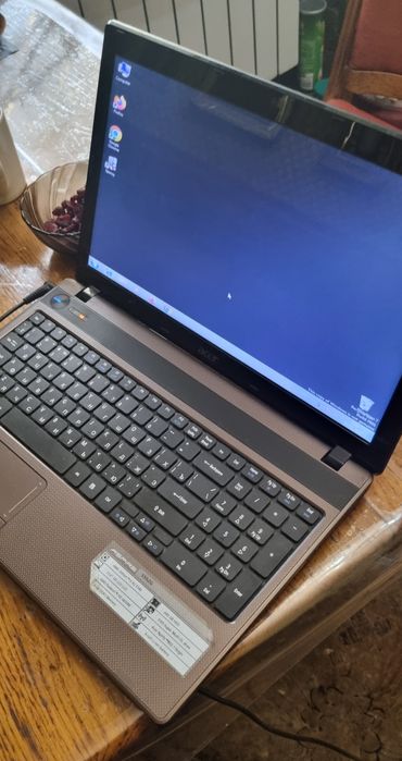 Продам отличный игровой ноутбук 15,6  Acer  5552G видеокарта  1гб 8озу