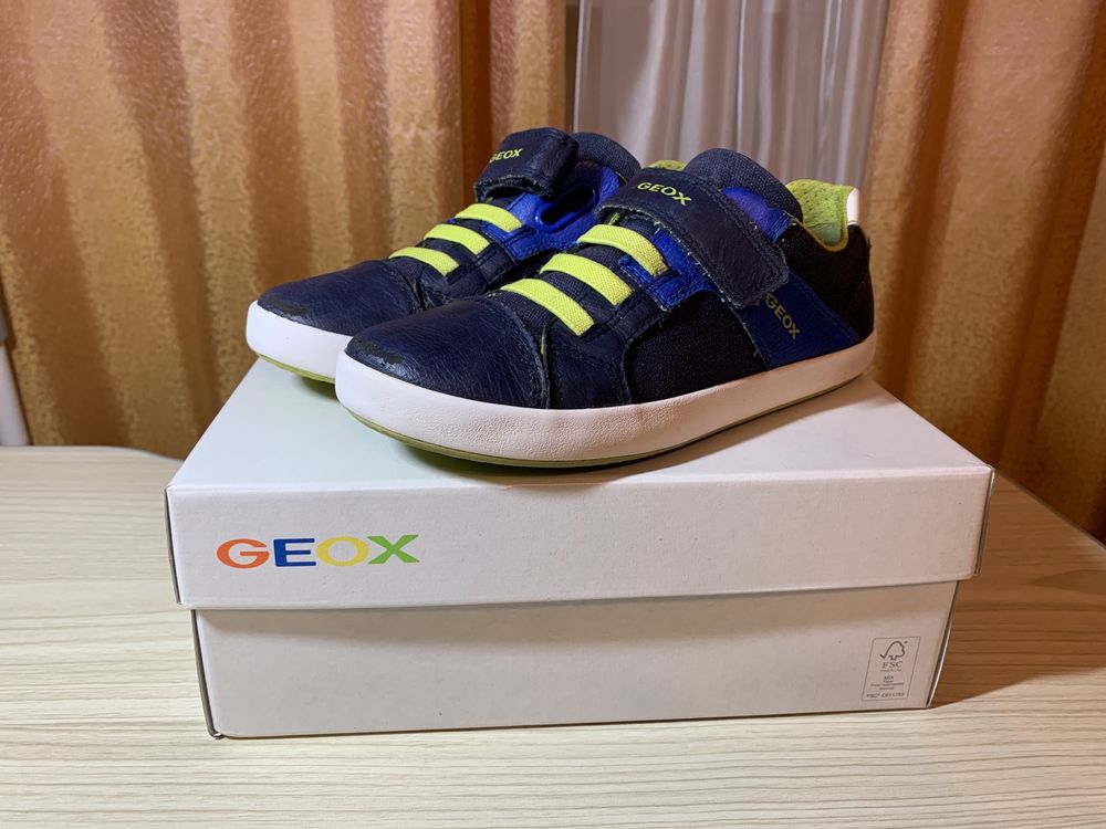 Geox дитяче взуття