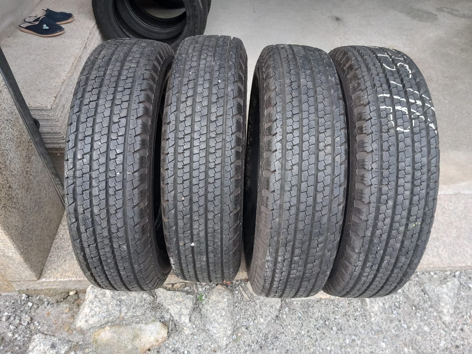 4 pneus 225/75R16 Kumho como novos