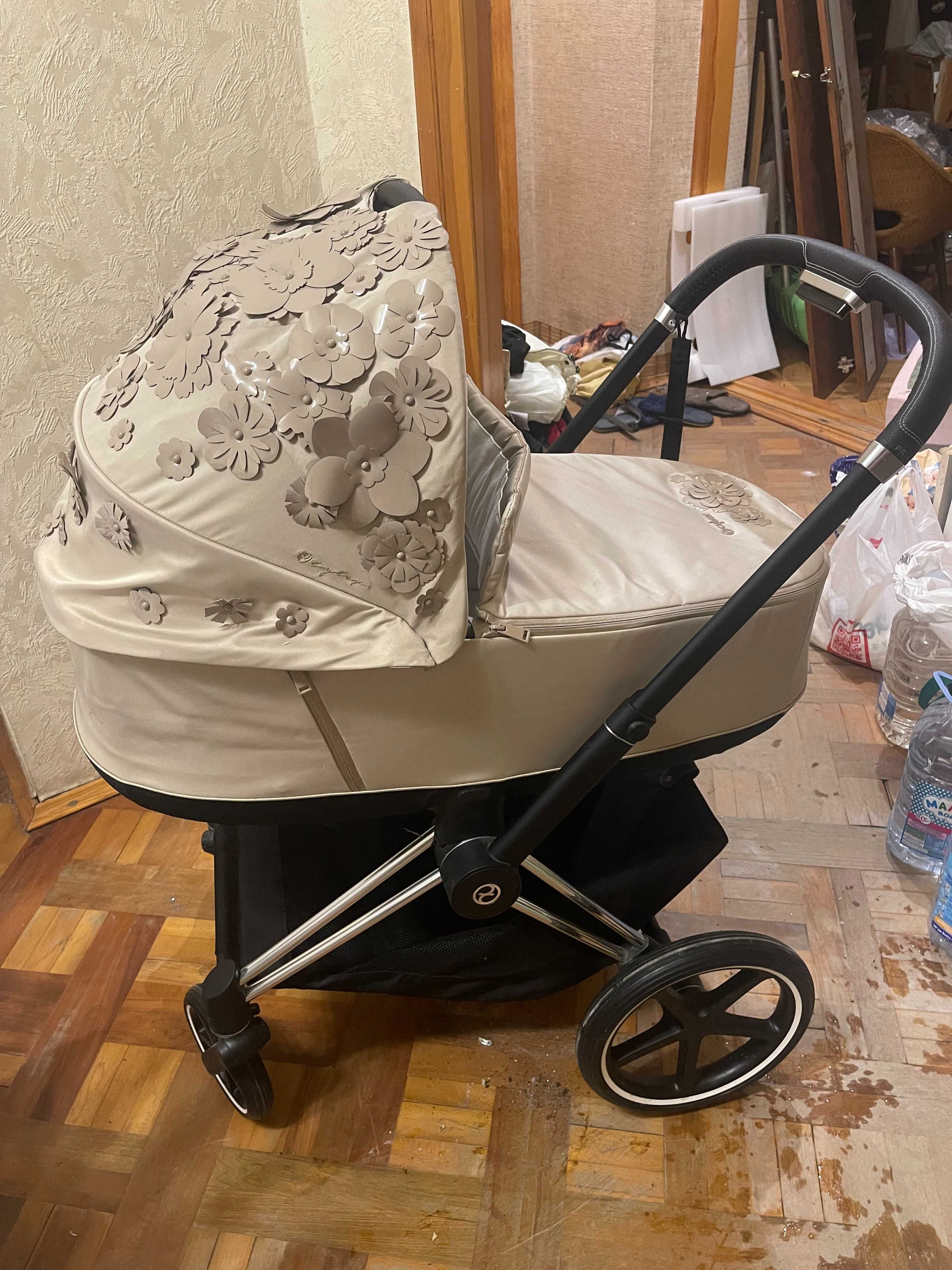 Детская коляска Cybex Priam Lux 2в 1 Simply Flowers Beige Silver