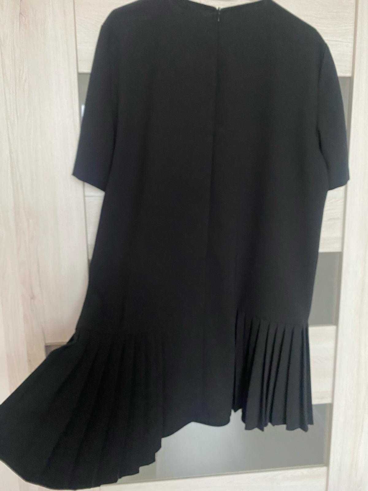 Sukienka ZARA r. XL / jak nowa / czarna, prosta z plisami po boku