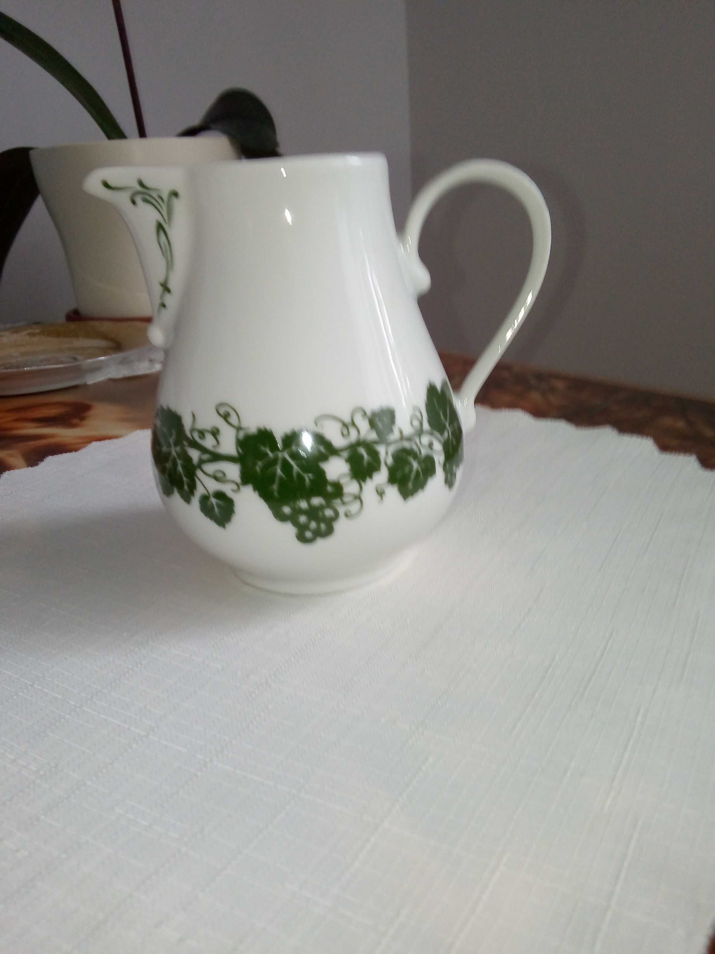 Dzbanuszek Kahla do mleka śmietanki porcelana liście winogron