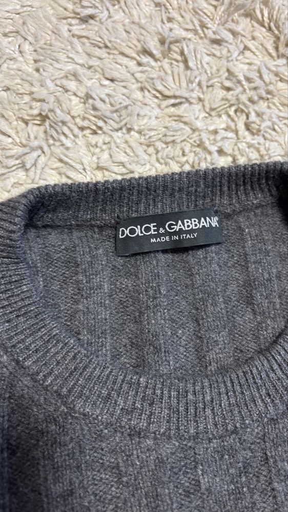 Продам свитера 58р италия D&G