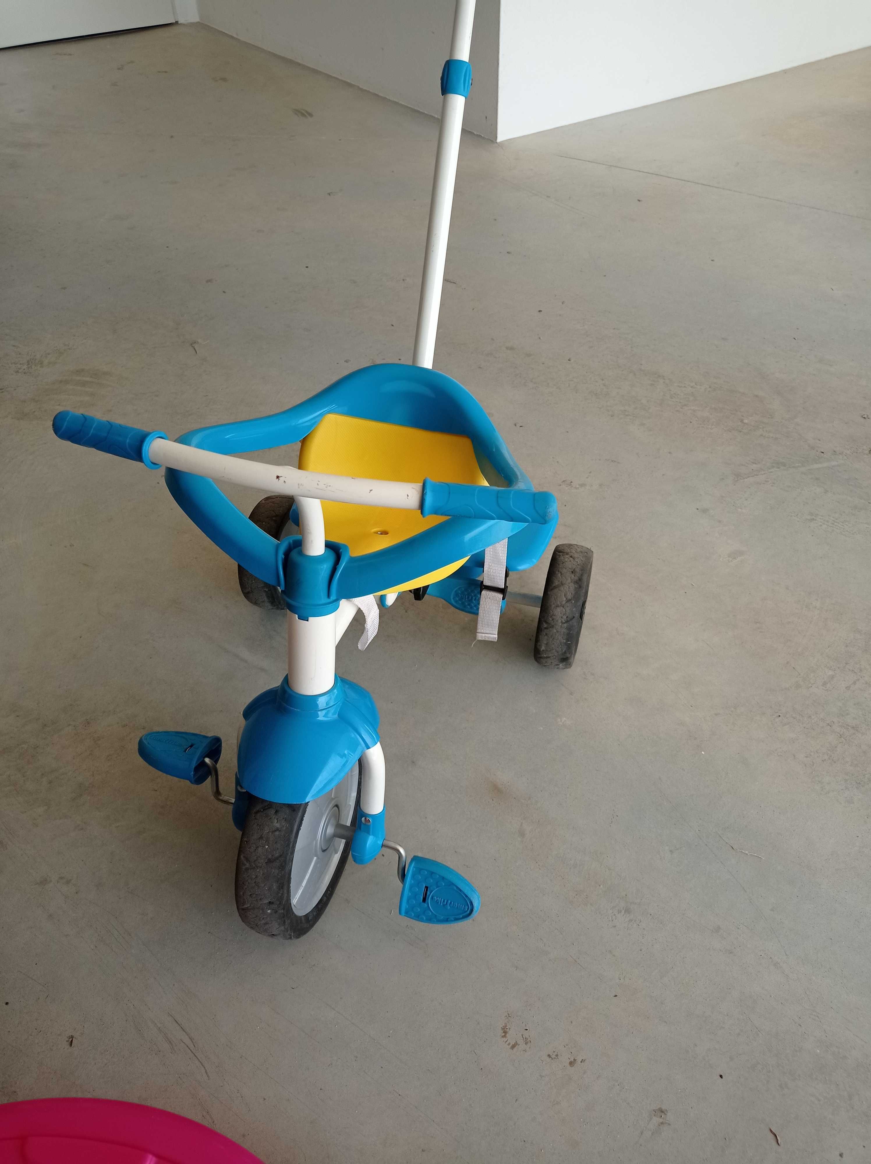 Triciclo para bebé/criança