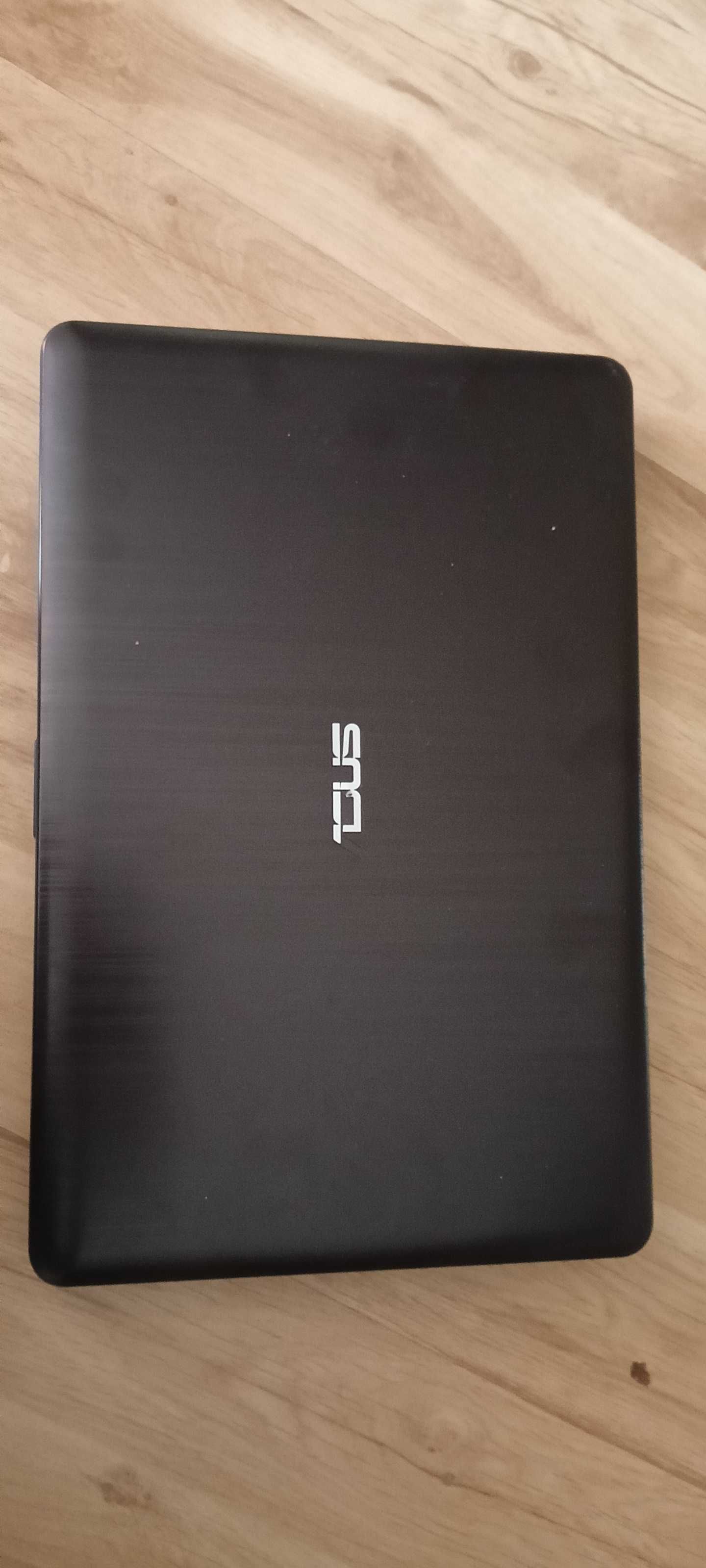 Laptop Asus R540