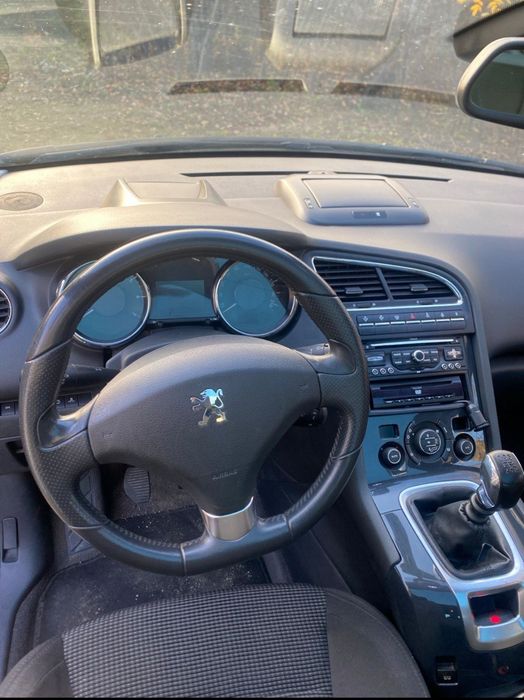 Продам або обміняю Пежо 5008 з доплатою в обидва боки