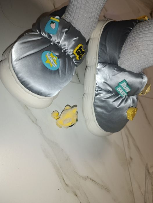 Тепле взуття угги теплі тапки вуличні тапки тапки в садок тапочки угги