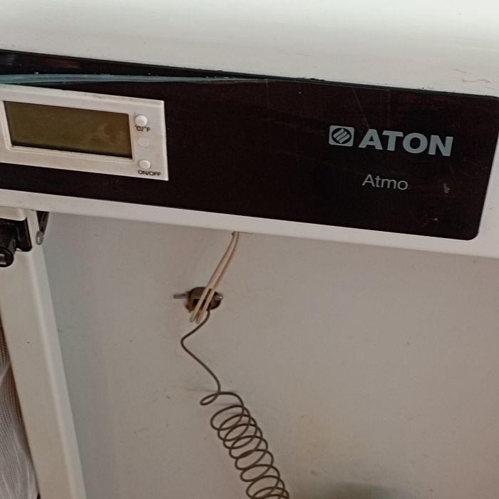 Продам котел газовий .