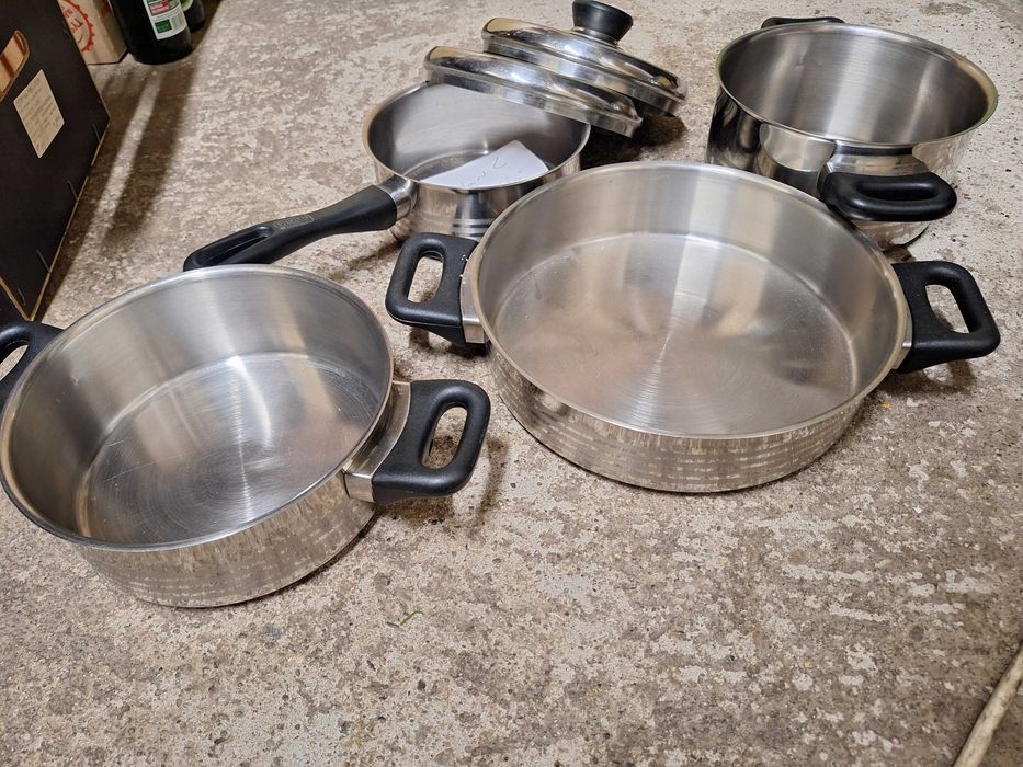 Zestaw garnków ze stali nierdzewnej patelnie