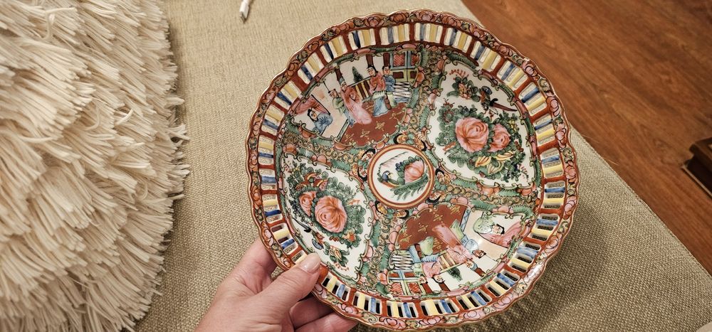 Familia rosa rebordo perfurado