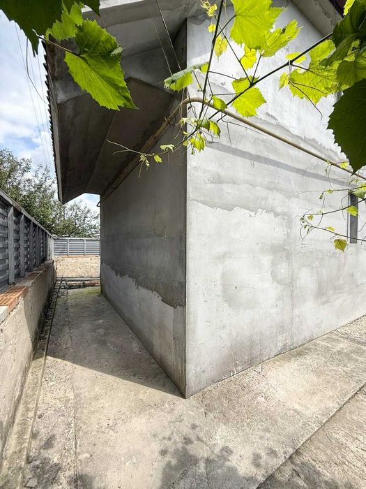 Квартира з окремим входом, автономним опаленням та ділянкою 2.5 сот