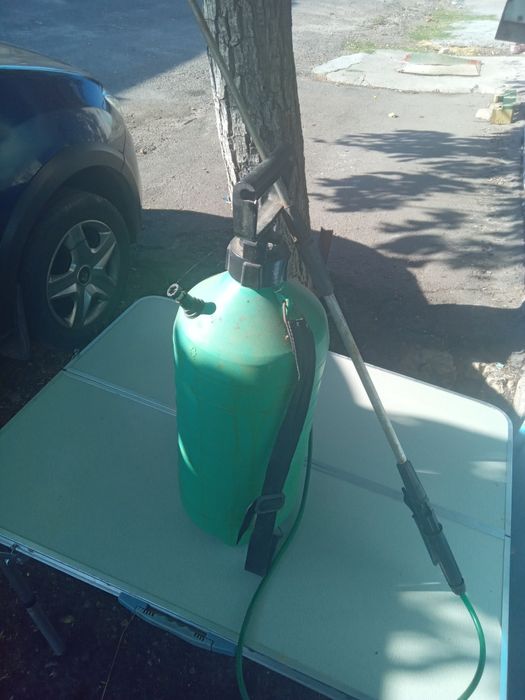 Оприскиватель..на 10л.