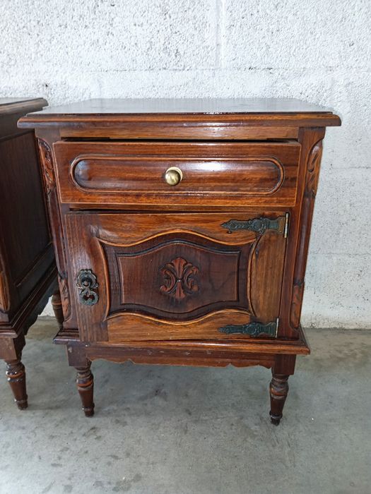 Par de mesinhas de cabeceira vintage