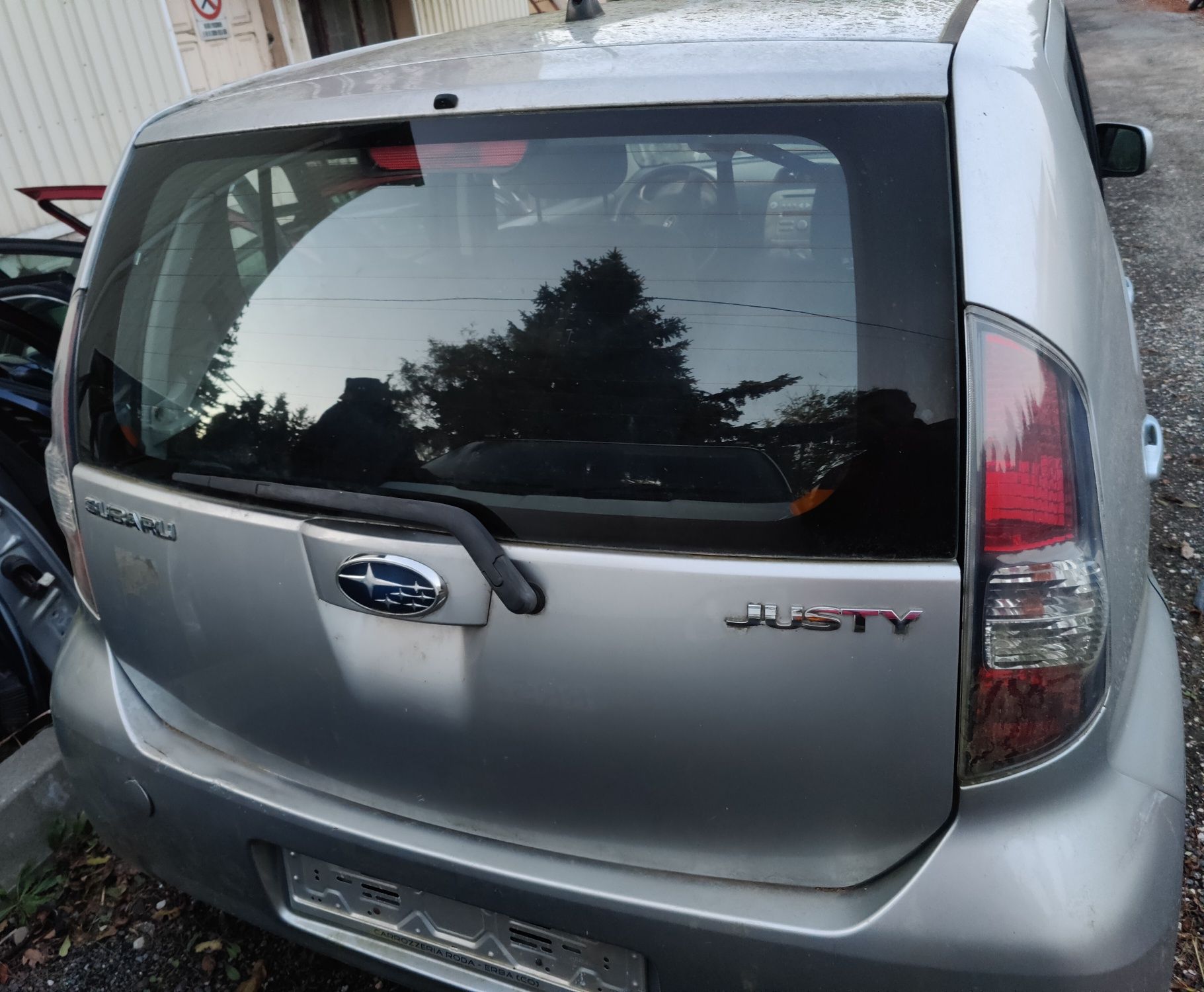 Subaru Justy tylna klapa bagażnika Daihatsu Sirion
